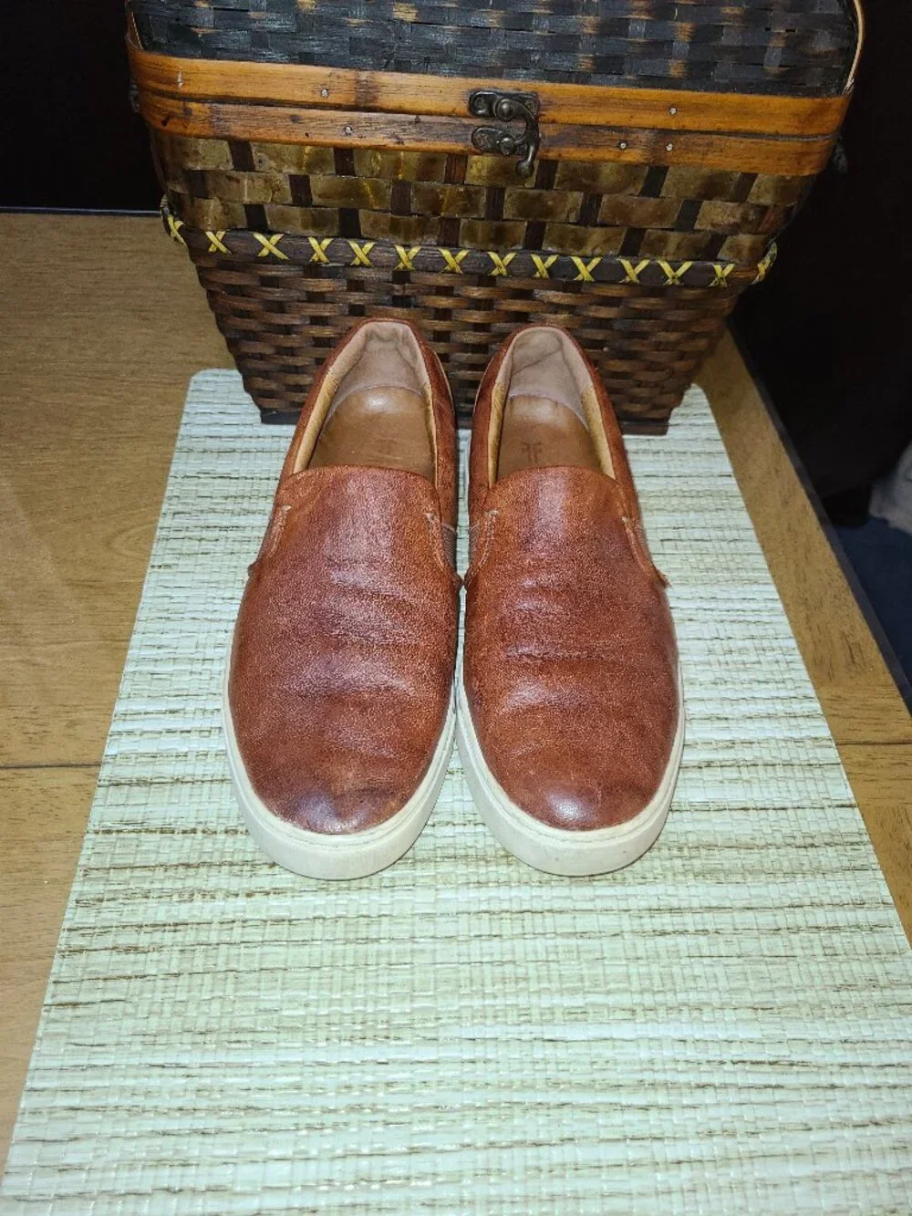Women’s Frye Ivy Cognac – Oyster Color Leather Slip On Comfort Loafer Shoe 8.5M